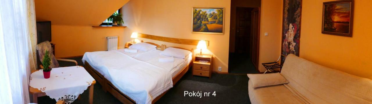 W Willi Busola Homestay *